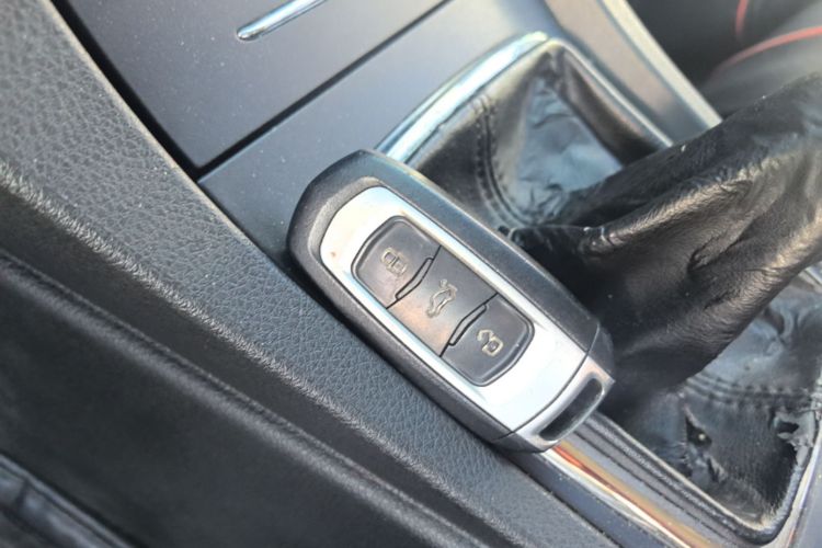 GEELY Emgrand 2017 car image #9