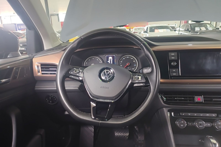 Volkswagen Tharu 2019 #11 Volkswagen Tharu 2019 car image #11