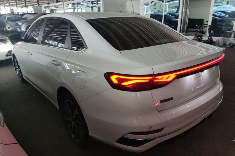 GEELY Emgrand 2022 #5 GEELY Emgrand 2022 car image #5