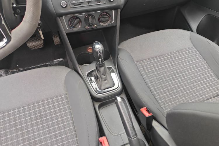 Volkswagen Polo 2017 #18 Volkswagen Polo 2017 car image #18