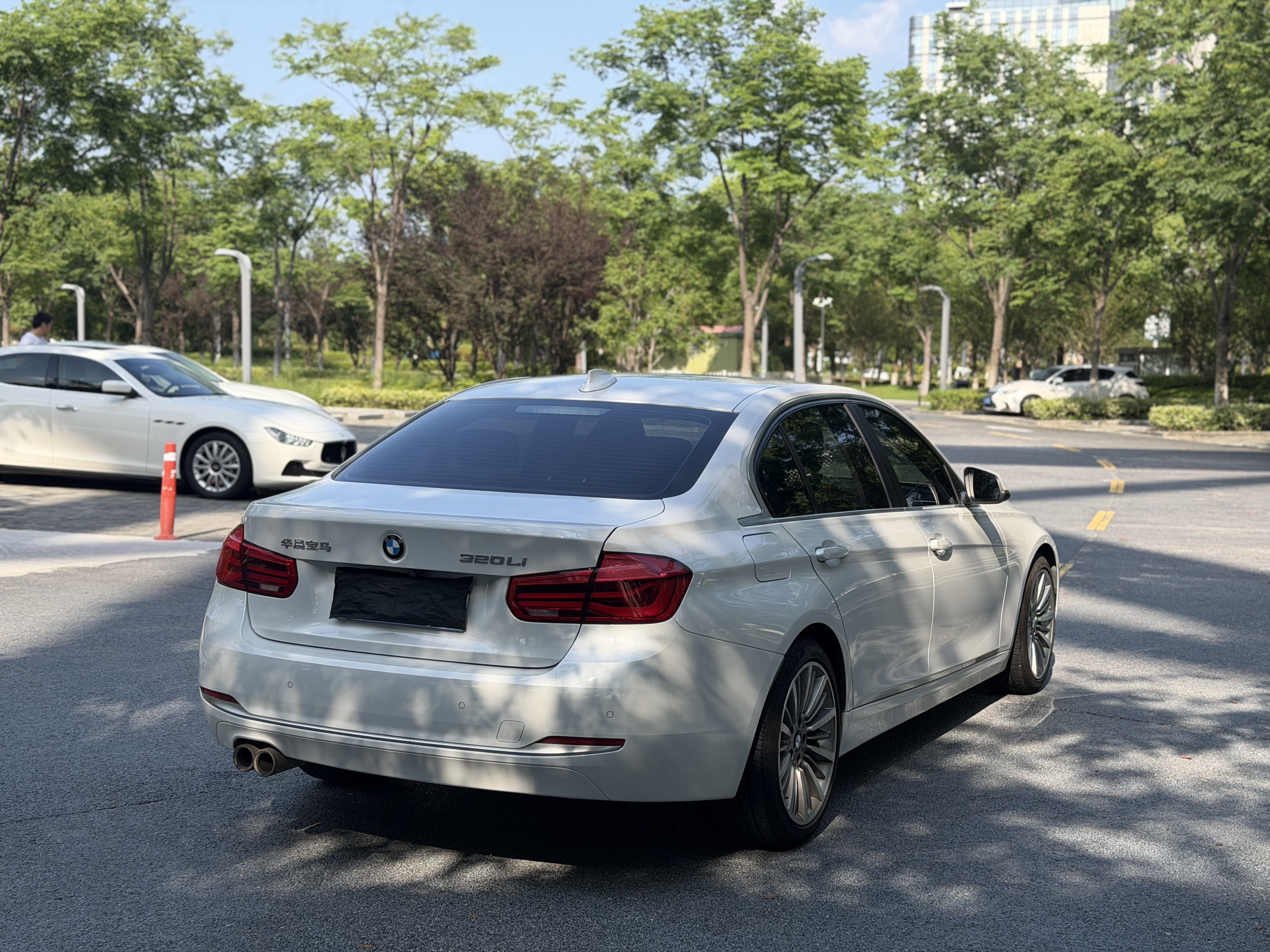 BMW 3 Series 2018 #9 BMW 3 Series 2018 car image #9