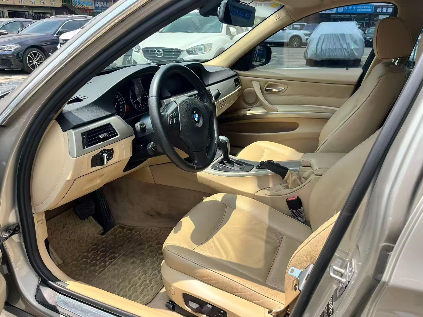 BMW 3 Series 2011 car image #7