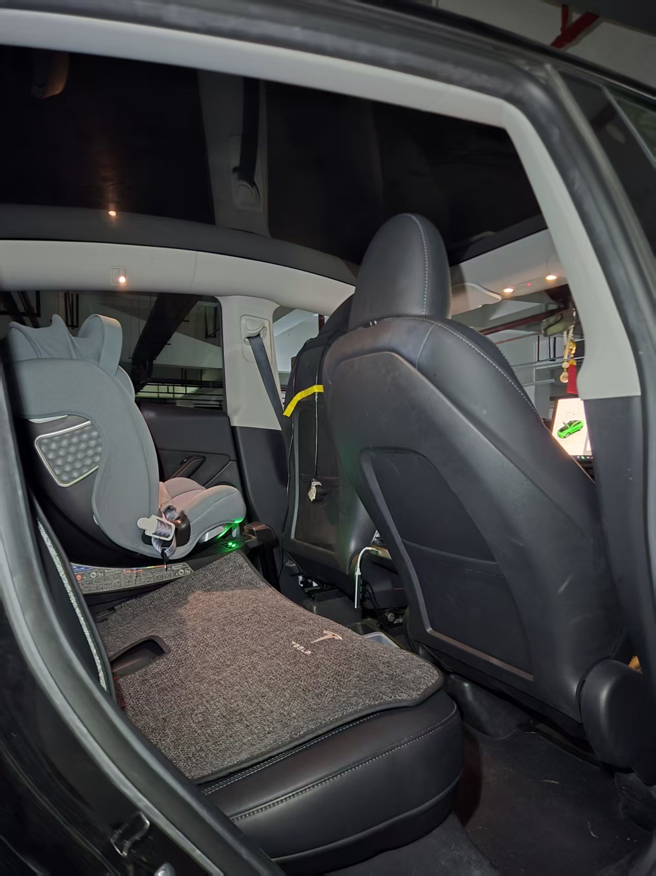Tesla Model Y 2022 #5 Tesla Model Y 2022 car image #5