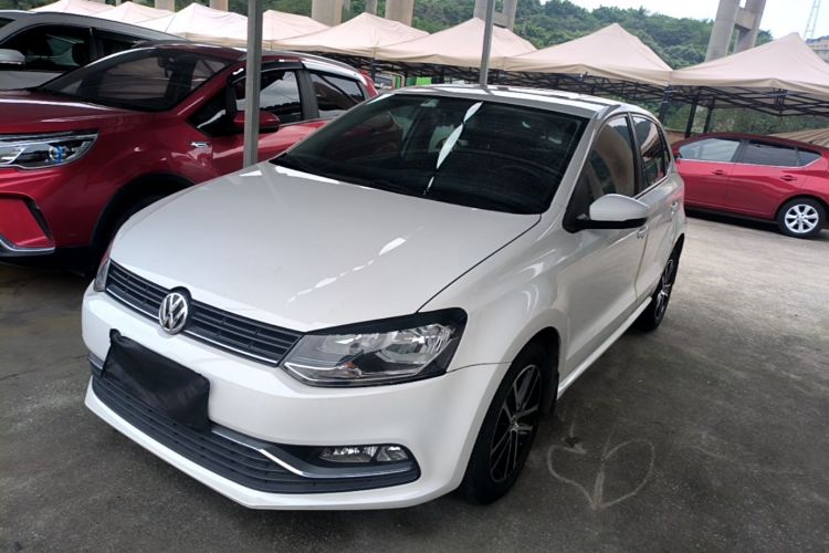 Volkswagen Polo 2019 car image #2