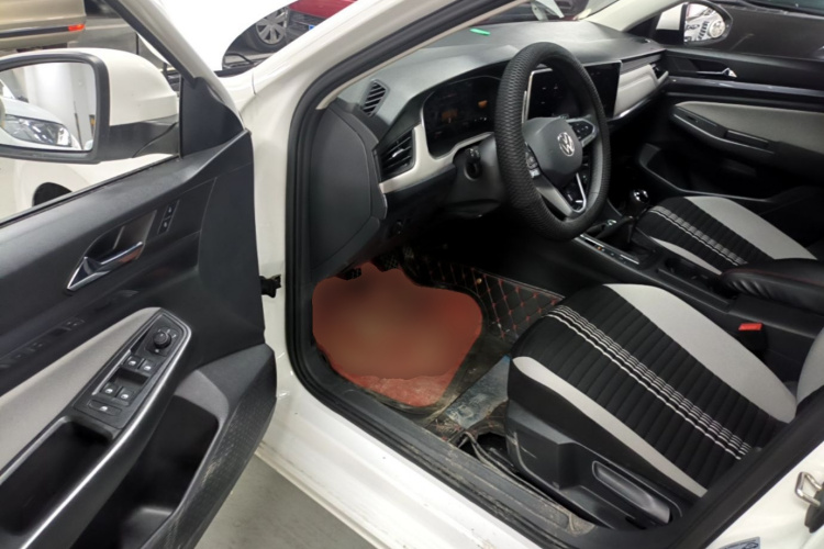 Volkswagen Bora 2024 car image #16