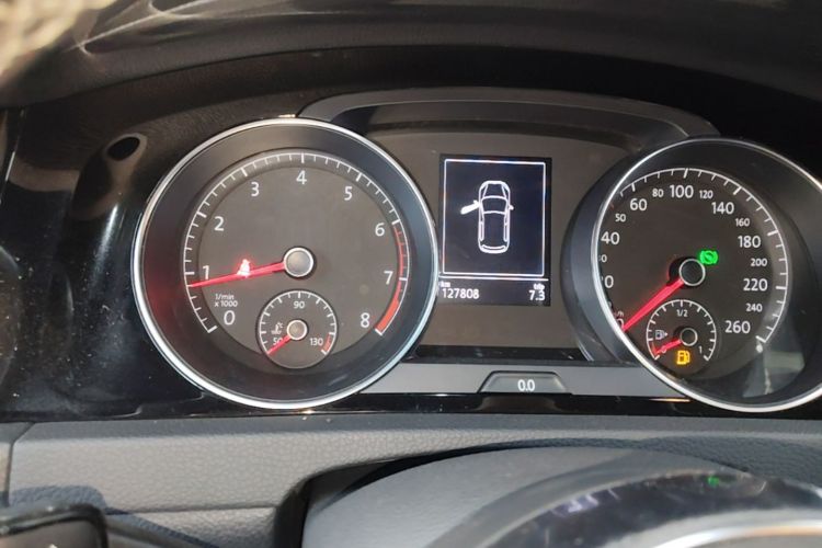 Volkswagen Golf 2017 car image #12