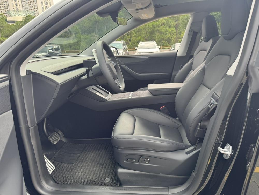Tesla Model Y 2025 #24 Tesla Model Y 2025 immagine di auto #24