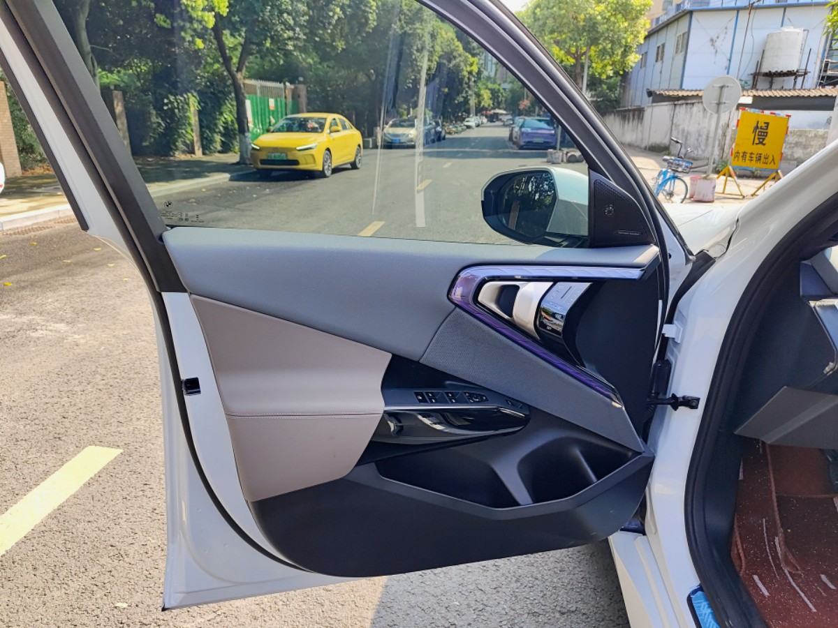 2026 immagine di auto #3