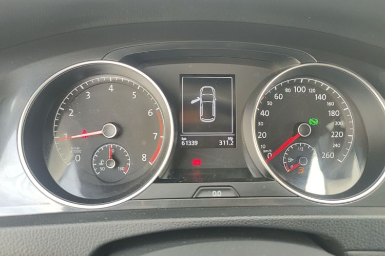 Volkswagen Golf 2018 car image #12