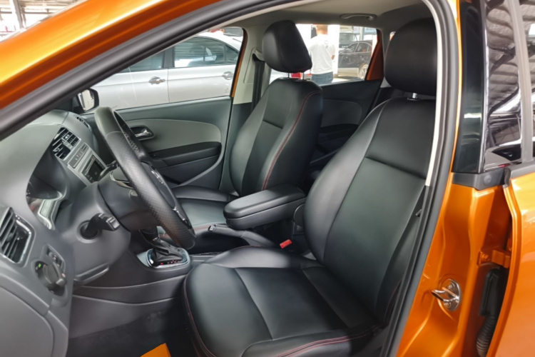 Volkswagen Polo 2017 car image #19