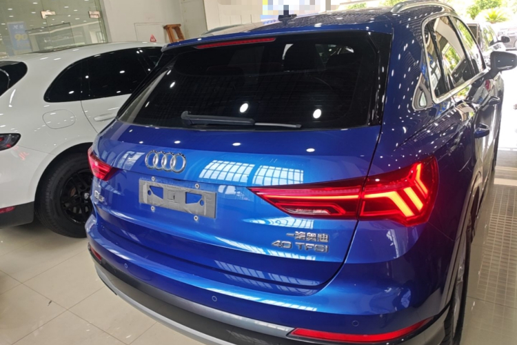 Audi Q3 2019 #6 Audi Q3 2019 car image #6