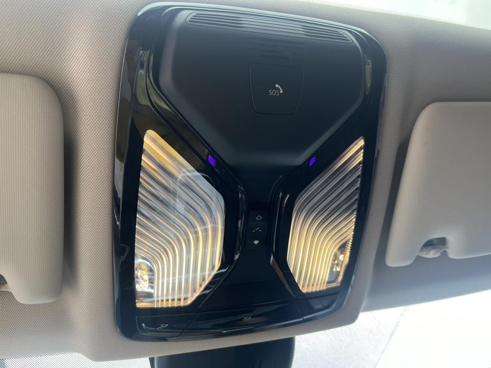 BMW 3 Series 2019 car image #13