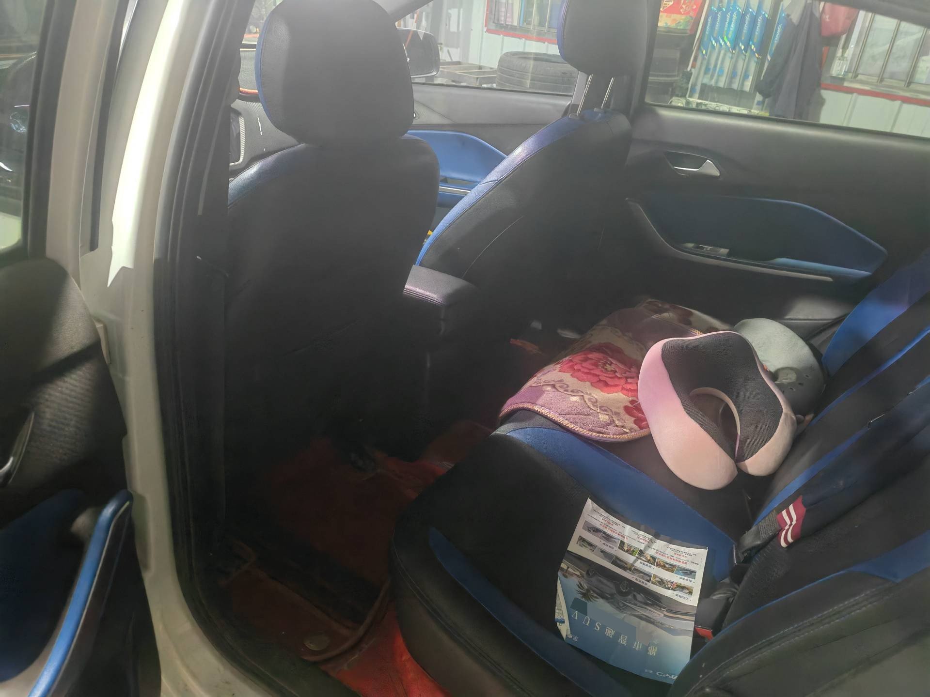 2018 immagine di auto #3