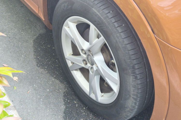Audi Q3 2017 car image #9