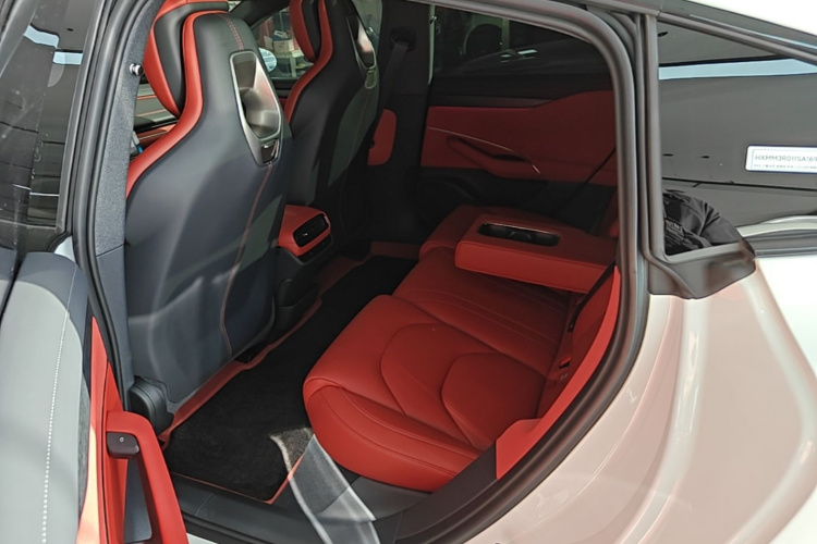 MI SU7 2025 imagem de carro #17