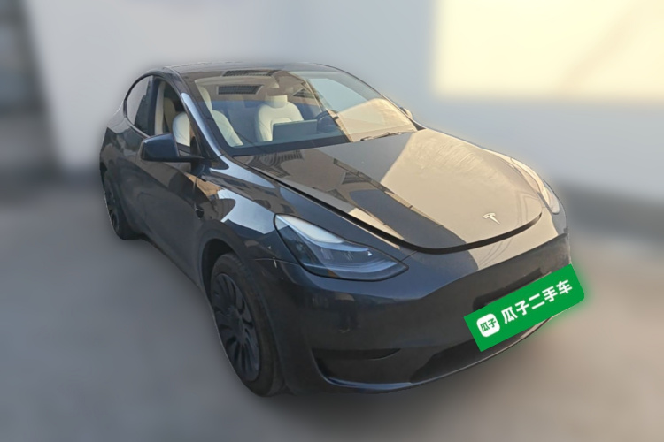 Tesla Model Y 2024 #4 Tesla Model Y 2024 car image #4
