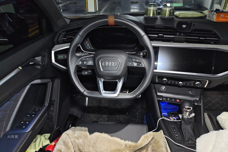 Audi Q3 2025 car image #12