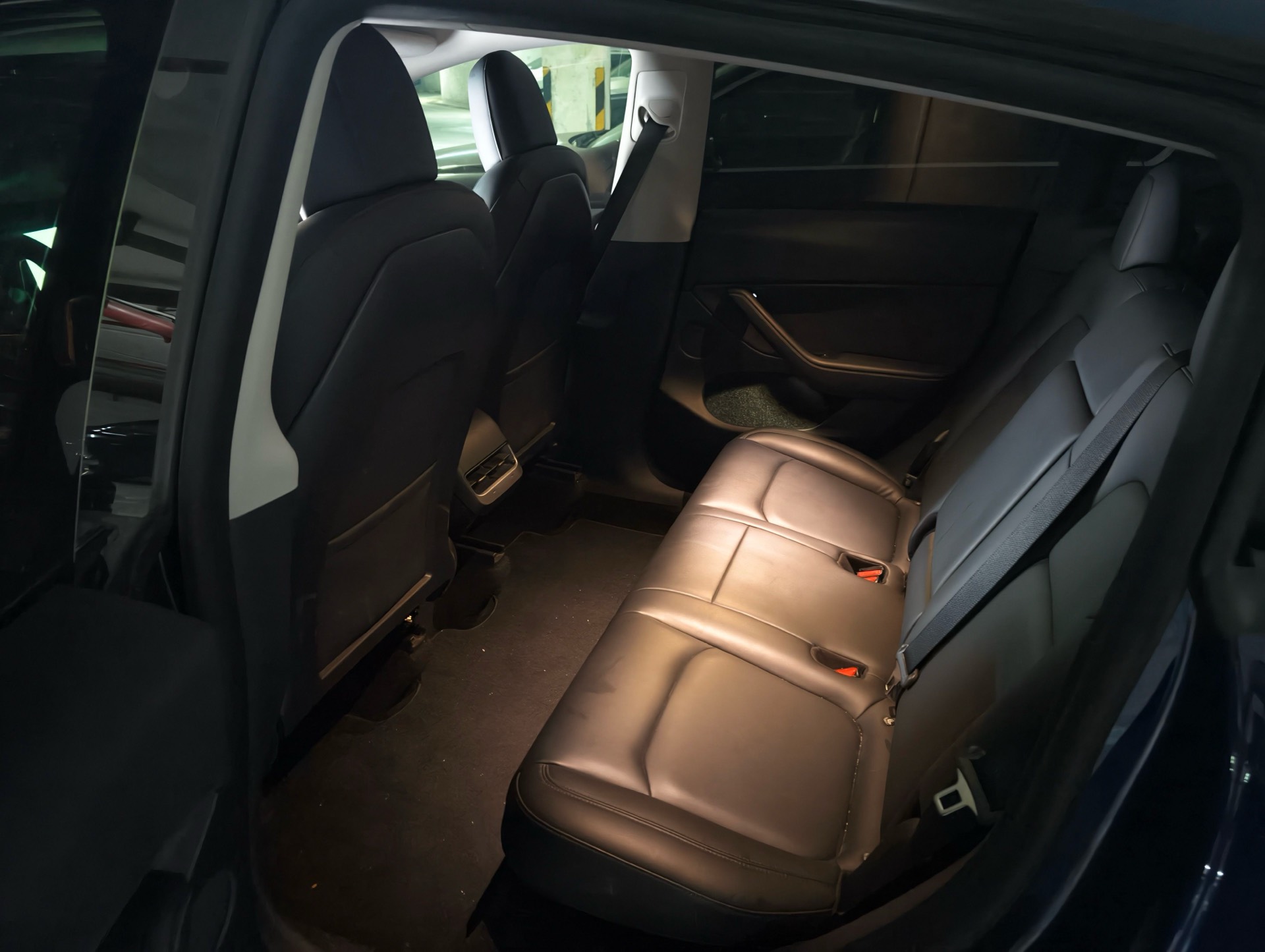 Tesla Model Y 2021 car image #7