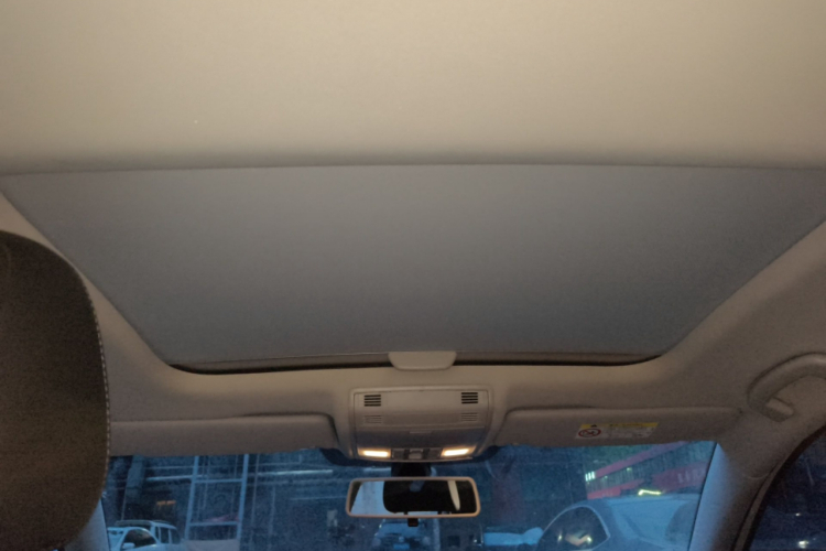 Volkswagen Golf 2020 car image #16