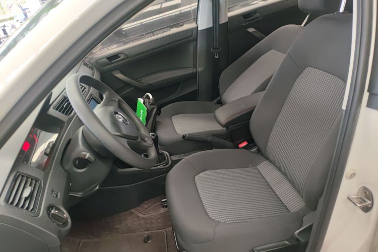 Volkswagen Santana 2019 #15 Volkswagen Santana 2019 car image #15