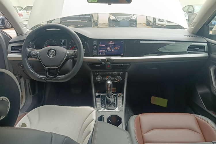 Volkswagen Lavida 2019 car image #10