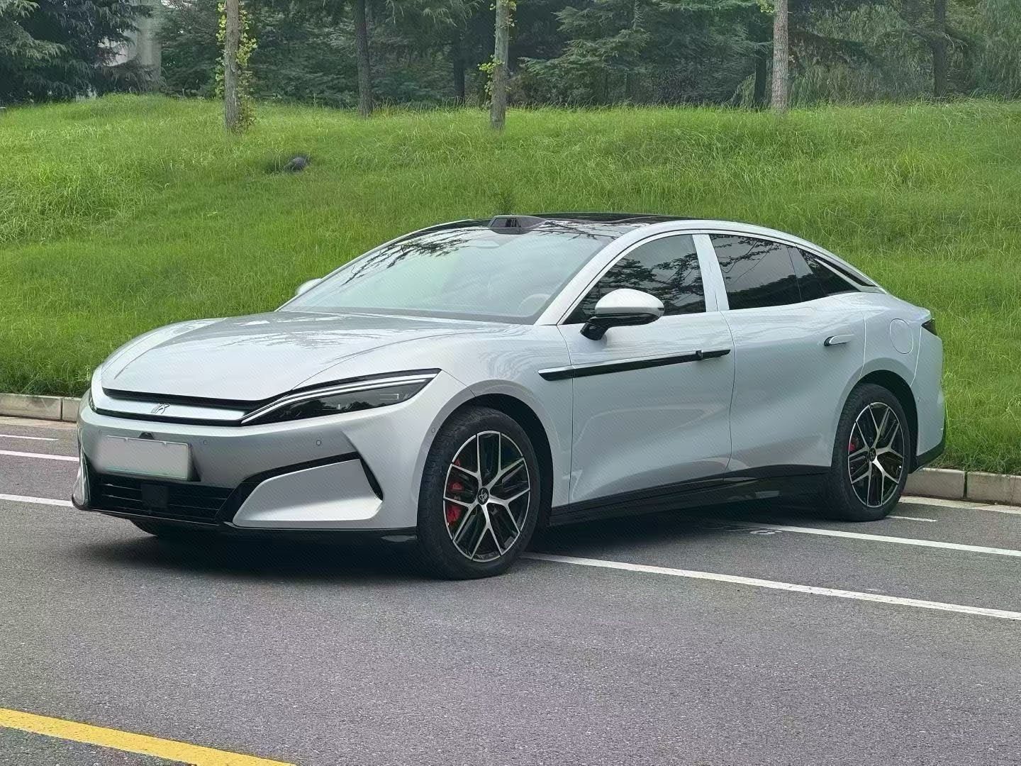 BYD HanL 2025 BYD HanL 2025 car image