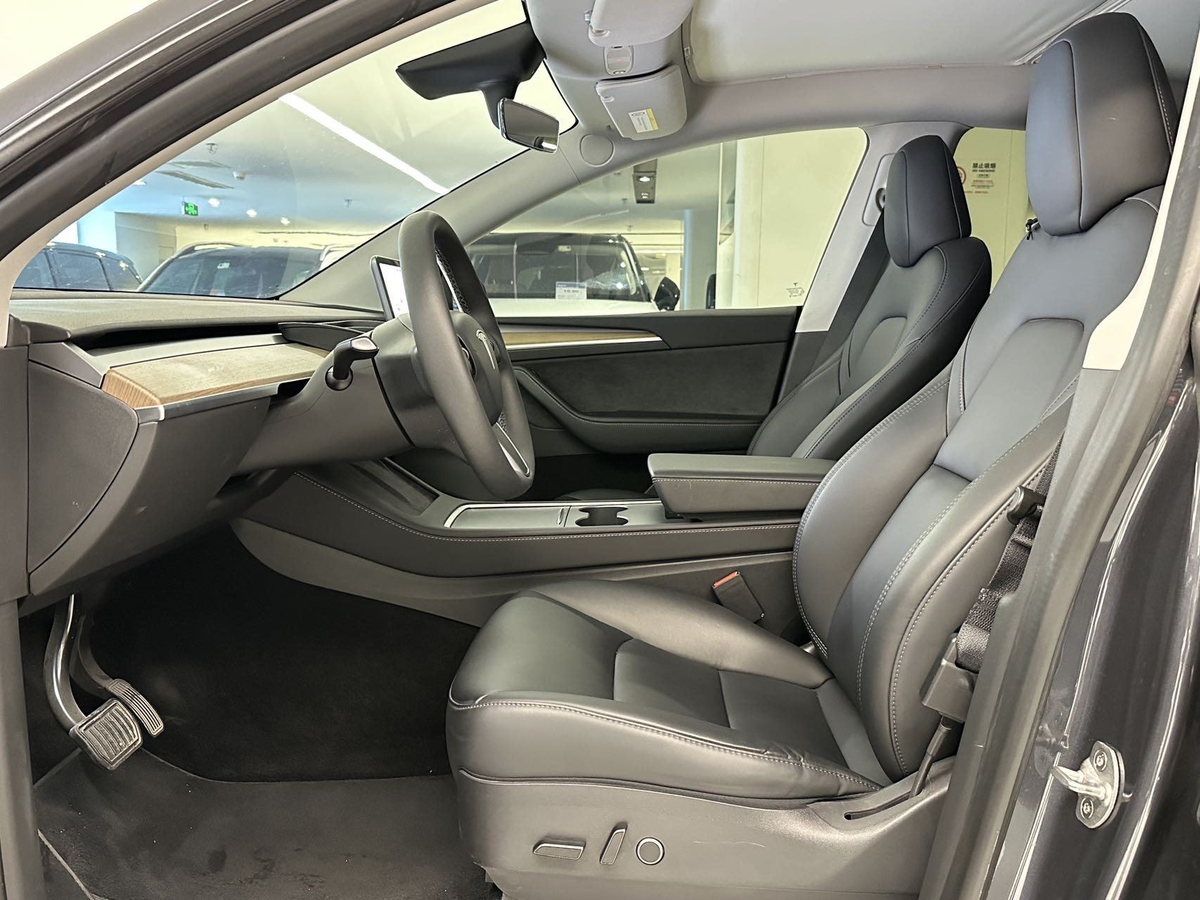 Tesla Model Y 2023 #6 Tesla Model Y 2023 immagine di auto #6