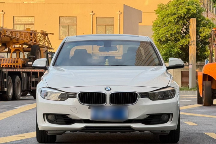 BMW 3 Series 2014 car image #9