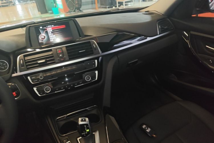 BMW 3 Series 2016 #13 BMW 3 Series 2016 car image #13