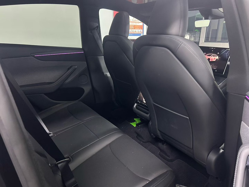 Tesla Model Y 2026 car image #3