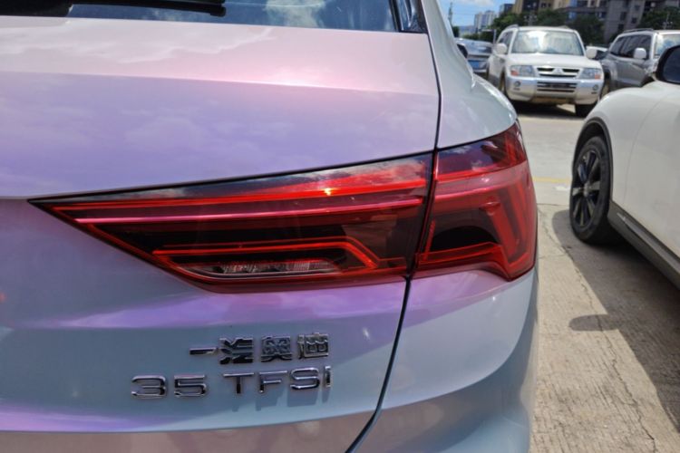 Audi Q3 2024 car image #8
