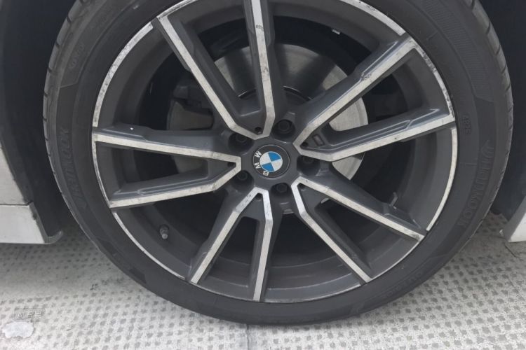 BMW 3 Series 2022 car image #9