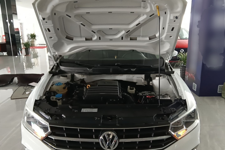 Volkswagen Bora 2017 car image #20