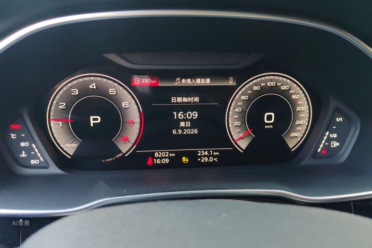 Audi Q3 2025 car image #13