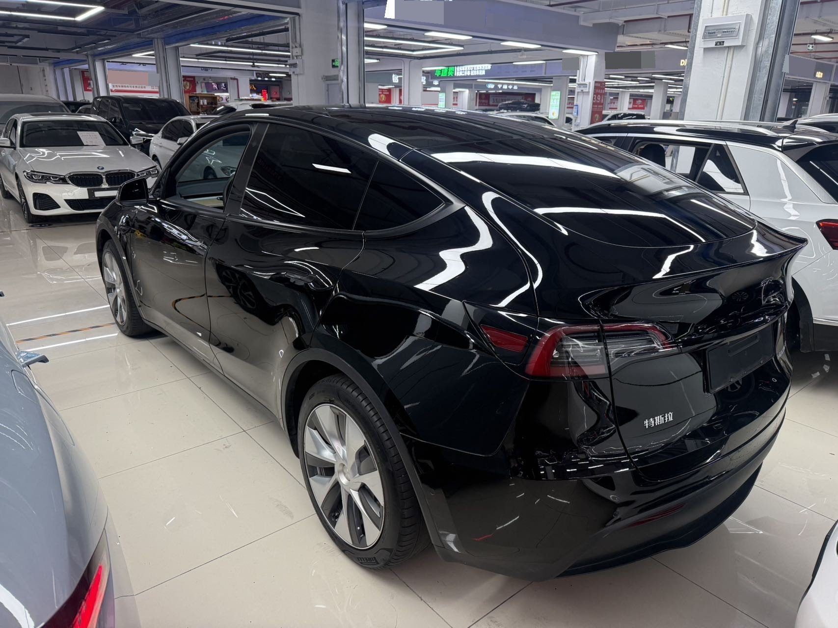 Tesla Model Y 2022 #6 Tesla Model Y 2022 изображение автомобиля #6