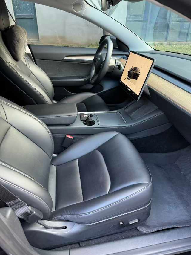 Tesla Model 3 2022 car image #9