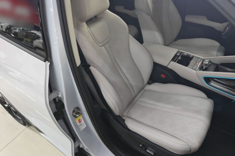 BYD YuanUP 2024 #24 BYD YuanUP 2024 car image #24