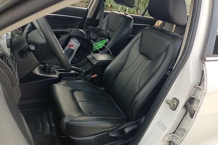 GEELY Emgrand 2016 car image #17