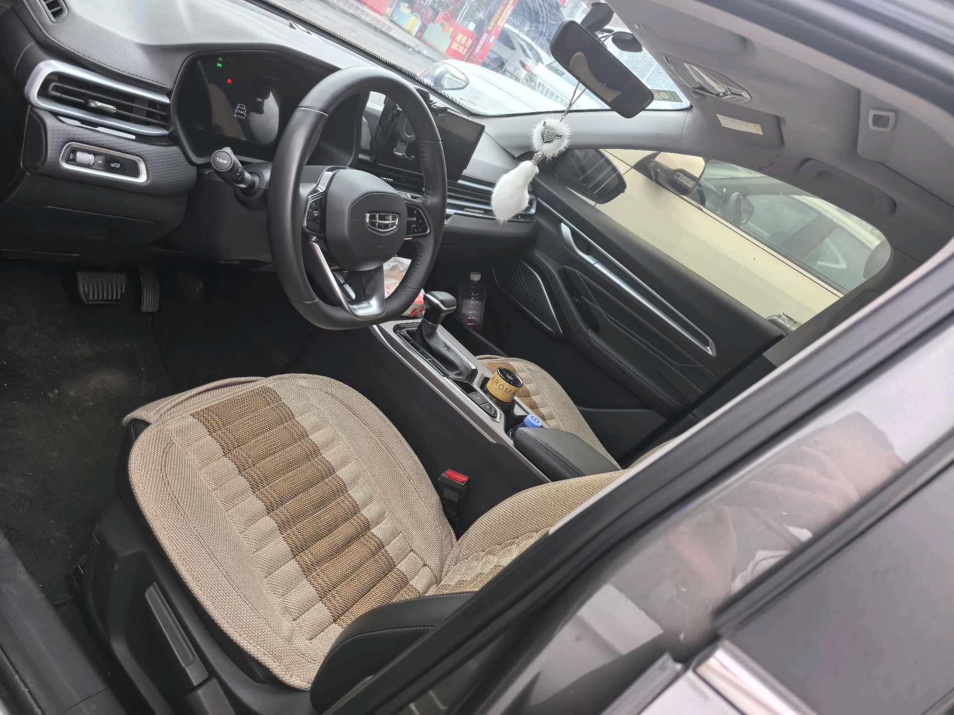 GEELY Emgrand 2022 imagen de coche #2