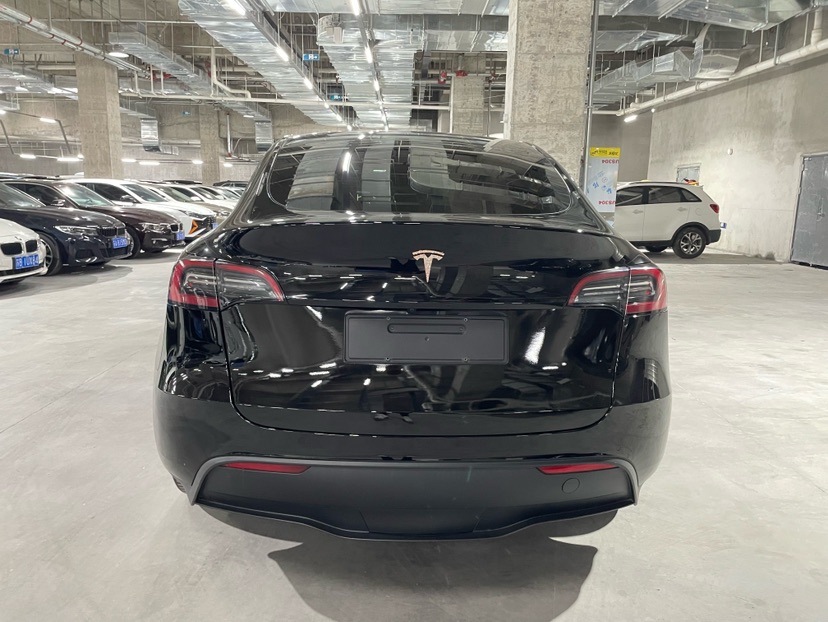 Tesla Model Y 2023 car image #5
