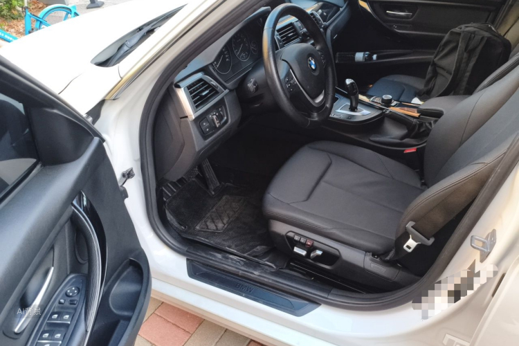 BMW 3 Series 2017 صورة سيارة #18