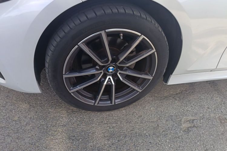 BMW 3 Series 2022 #6 BMW 3 Series 2022 car image #6