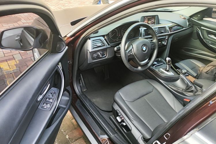 BMW 3 Series 2017 #16 BMW 3 Series 2017 car image #16