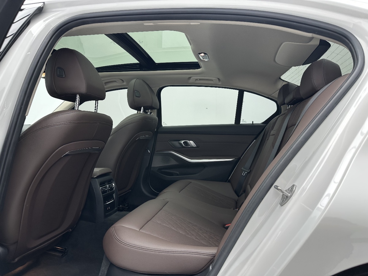 BMW 3 Series 2023 #6 BMW 3 Series 2023 car image #6