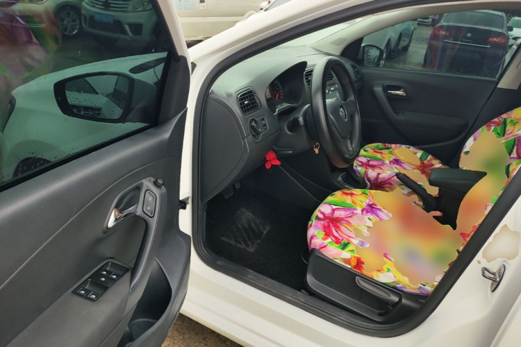 Volkswagen Polo 2019 car image #16