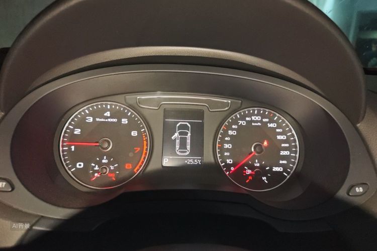Audi Q3 2018 immagine di auto #13