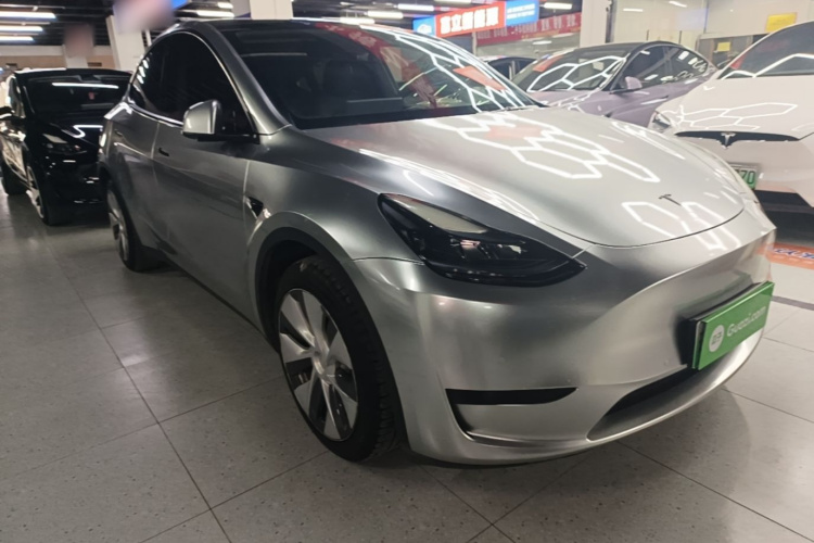 Tesla Model Y 2022 car image #4