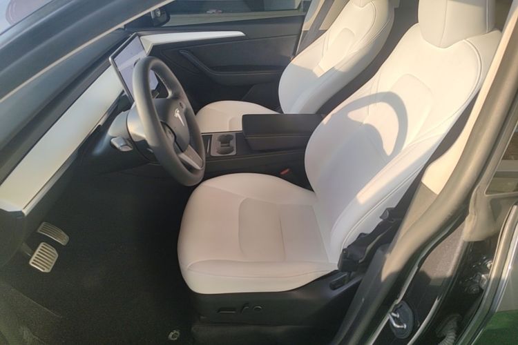 Tesla Model Y 2024 #15 Tesla Model Y 2024 car image #15
