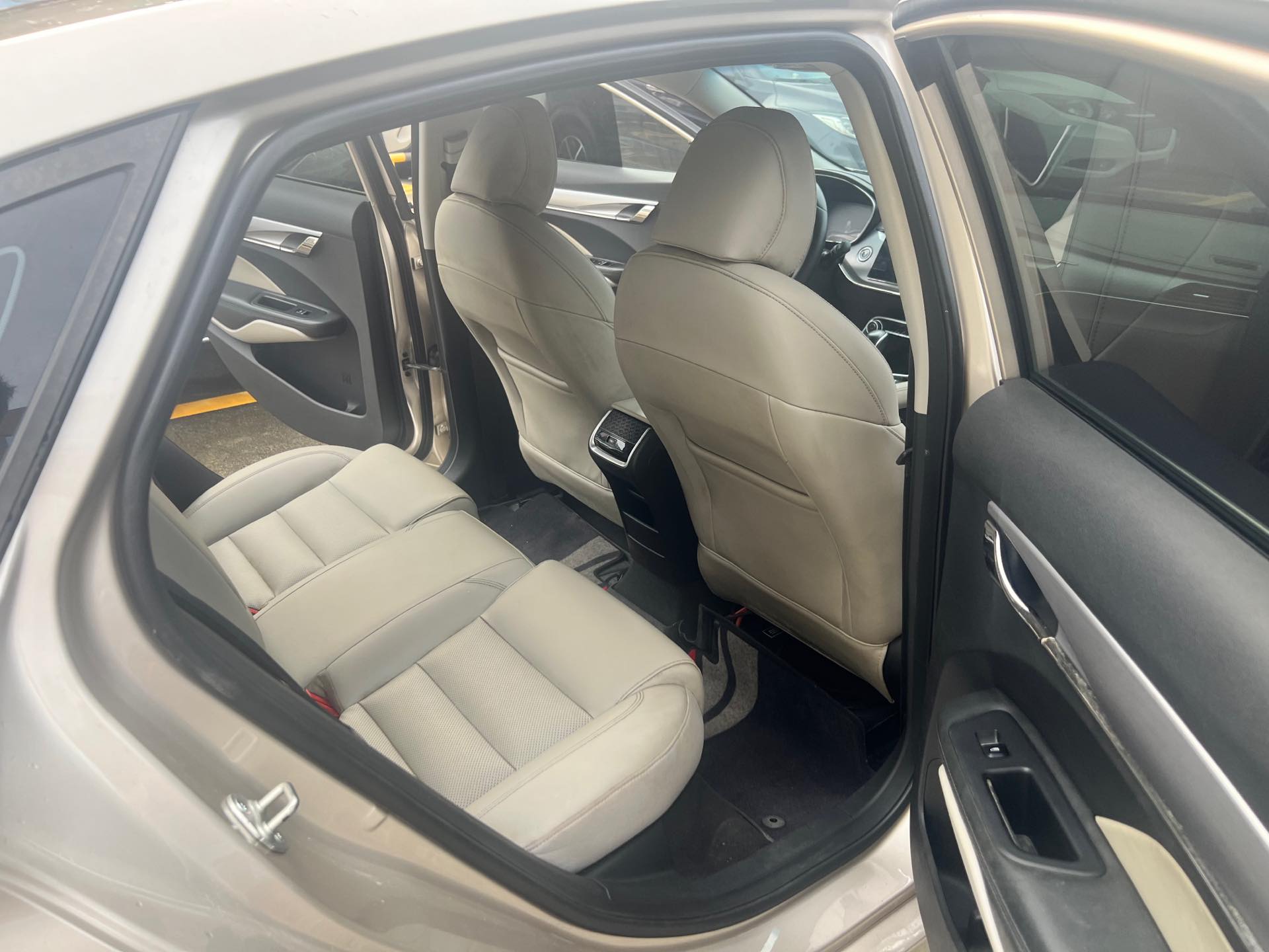 GEELY Binray 2019 car image #7