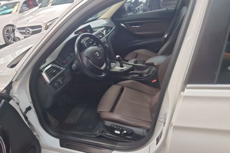 BMW 3 Series 2019 #15 BMW 3 Series 2019 car image #15